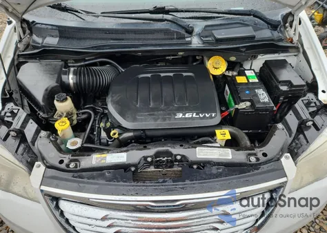 2014 Chrysler Town & Country Touring из США, поврежденный, VIN 2C4RC1BG2ER242753